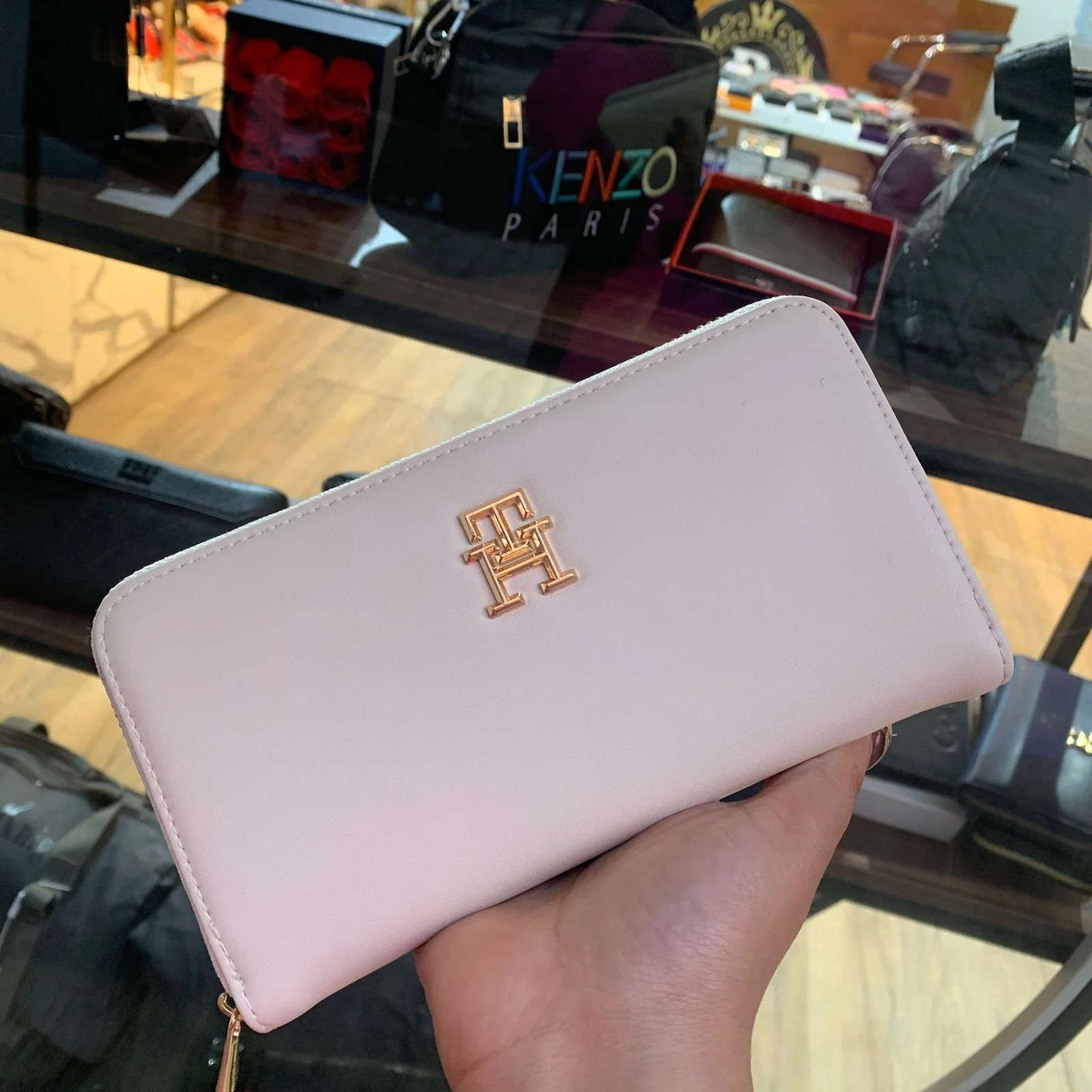 Tommy Hilfiger  Women's Wallet