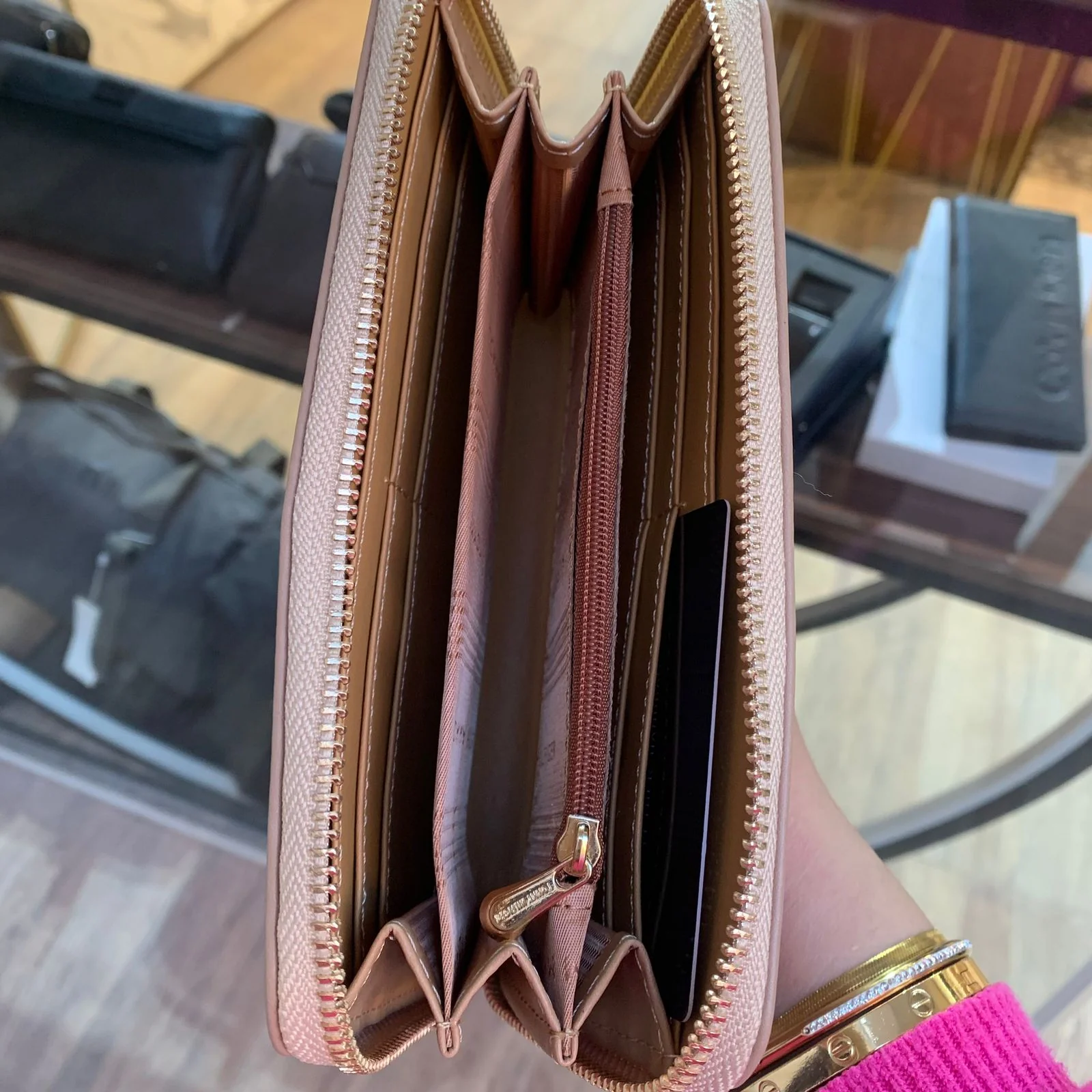 Tommy Hilfiger  Women's Wallet